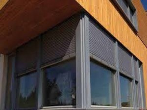 Brise Soleil Orientable avec guidage par coulisses